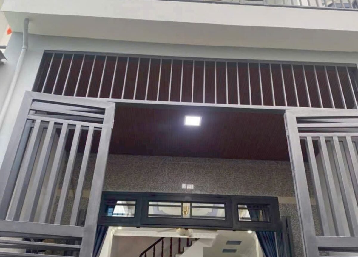 Mặt tiền nhà Bình Mỹ Củ Chi chính chủ – thiết kế hiện đại, cửa sắt kiên cố, phù hợp cho gia đình nhỏ